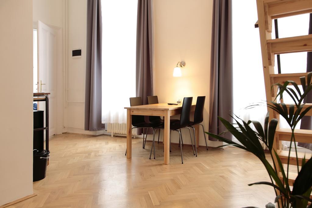 Aparthotel Maverick 4*